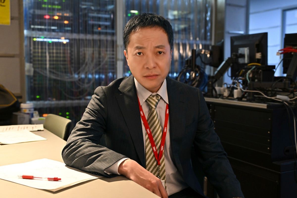 阿部寛主演『キャスター』、テレビ局会長役に高橋英樹！　番組スタッフ役には音尾琢真・岡部たかし・宮澤エマら6名決定