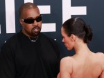 カニエ・ウェスト妻ビアンカ・センソリ、離婚したいが、あらゆる面で支配されていて困難