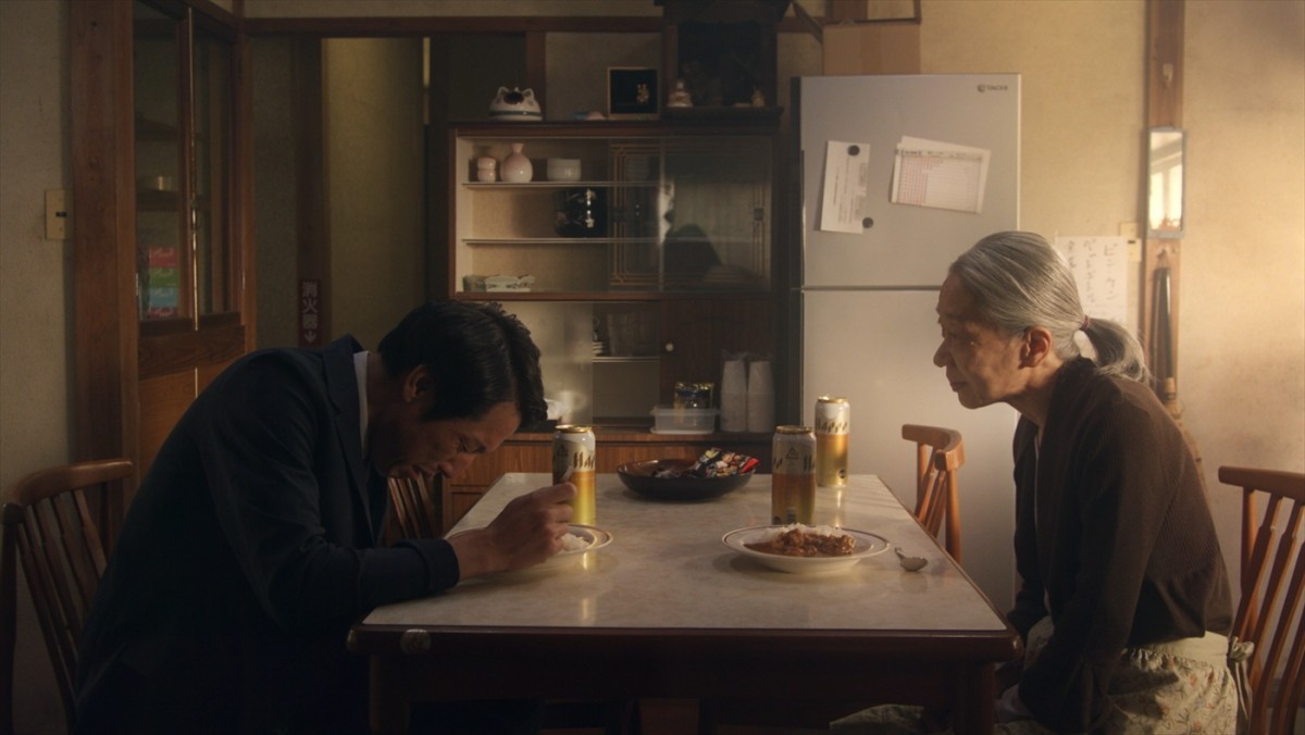 玉城裕規＆相馬理『NOT BEER』、相続権を得た4人のだまし合いが始まる本予告＆新場面カット10点解禁