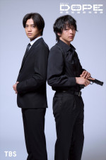 ドラマ『DOPE　麻薬取締部特捜課』ダブル主演（左から）King ＆ Prince・高橋海人、中村倫也