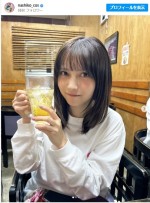 桃月なしこ、仕事終わりの晩酌ショット　※「桃月なしこ」インスタグラム