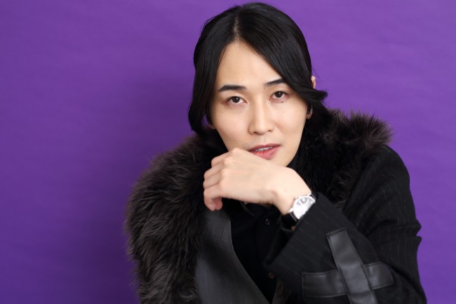 写真）『ゴジュウジャー』吠の兄“クオン”演じるカルマ 100万人超