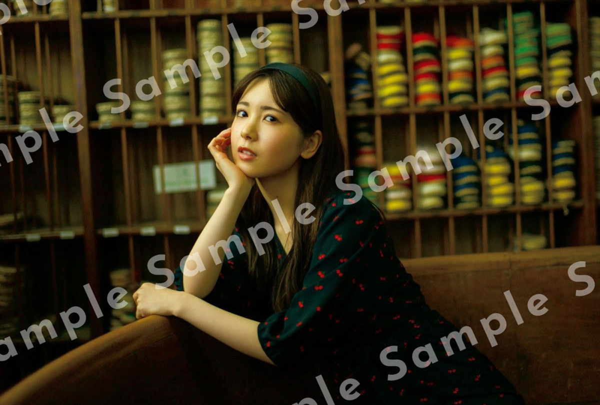 乃木坂46「首ンセス」メンバー・筒井あやめ、美しすぎるポニテ横顔ショット　1st写真集先行カット解禁