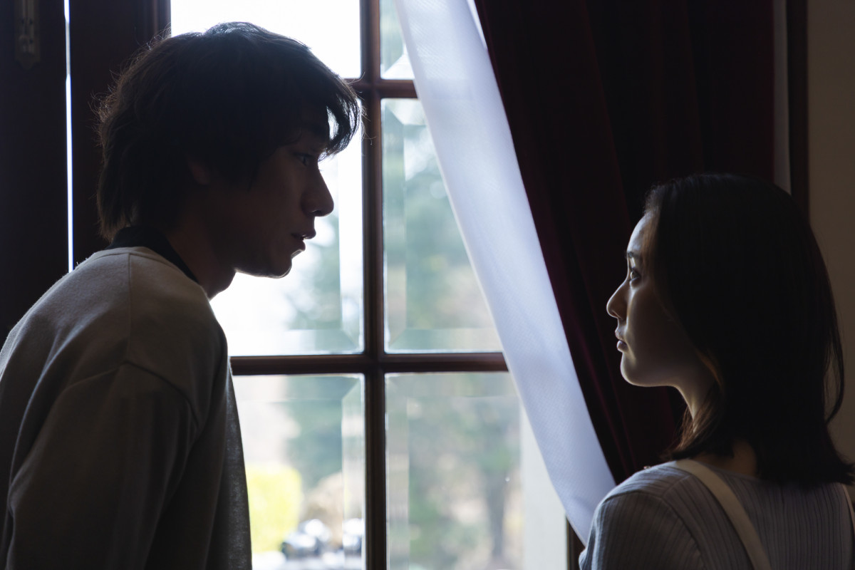『魔物』第3話　“あやめ”麻生久美子＆“凍也”塩野瑛久、許されない愛に深くのめりこんでいく