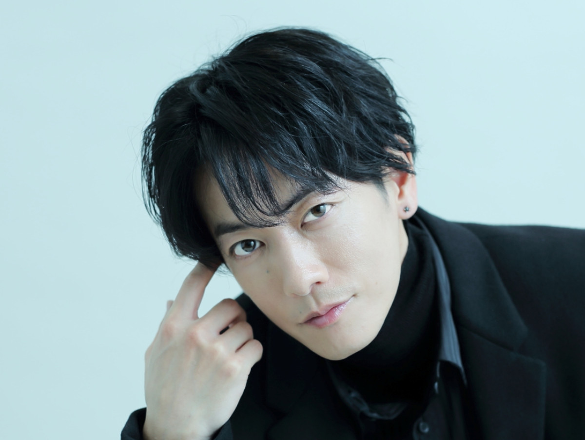 佐藤健、東京ディズニーランドをお忍び満喫！　1人でアトラクション乗車→「可愛すぎてしんどい」ファンはもん絶　 　