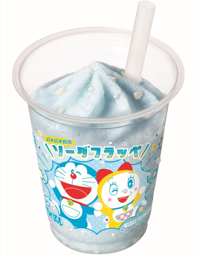 『ドラえもん』×「ファミマ」、パチパチはじける「ソーダフラッペ」発売！　オンライン限定グッズも登場
