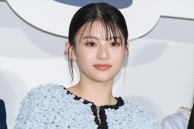 出口夏希、映画『か「」く「」し「」ご「」と「』完成披露イベントに登場