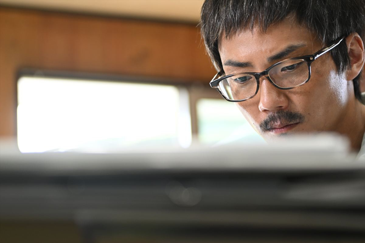 北香那、河島英五さんの名曲「時代おくれ」を弾き語り　『「桐島です」』予告編＆場面写真解禁