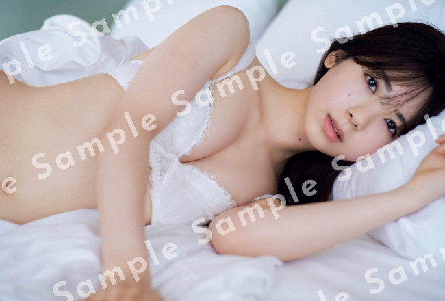 写真）乃木坂46・筒井あやめ、黒ランジェリーの大人な美ショット公開