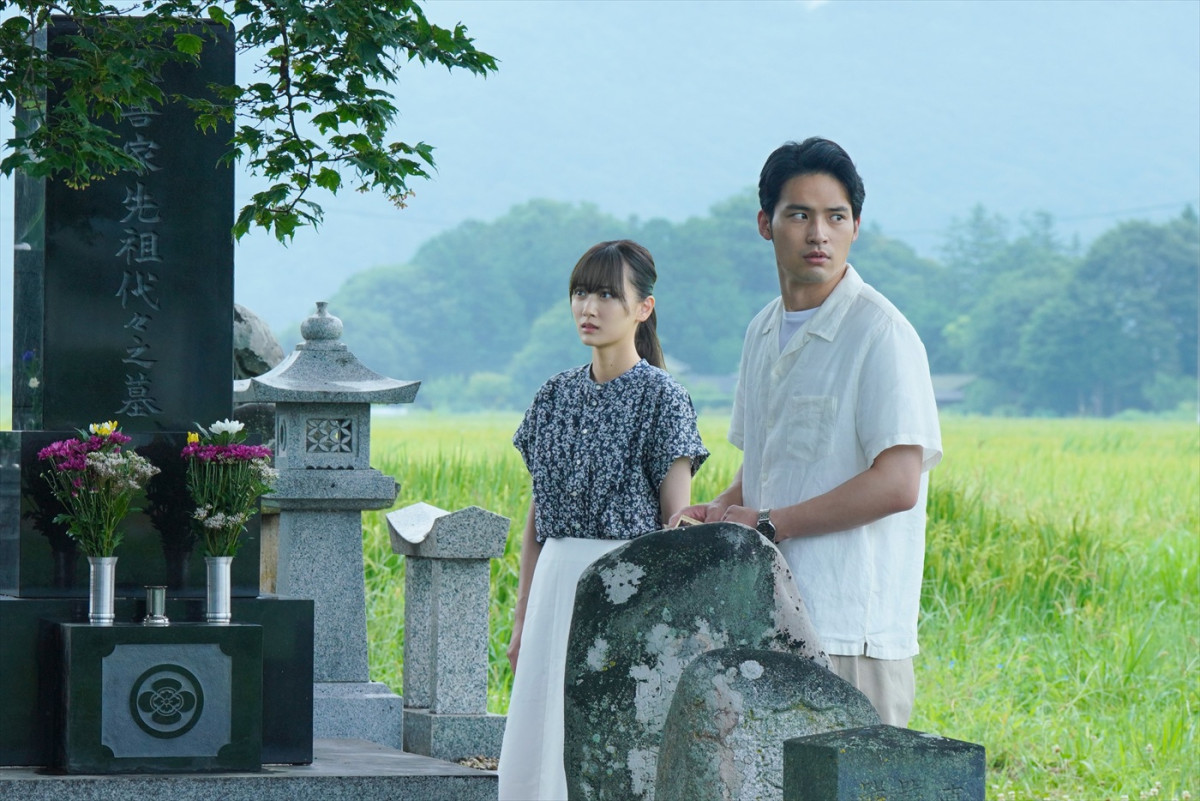 水上恒司＆山下美月『火喰鳥を、喰う』追加キャストに森田望智、豊田裕大ら　不穏な空気漂う新カット3点解禁
