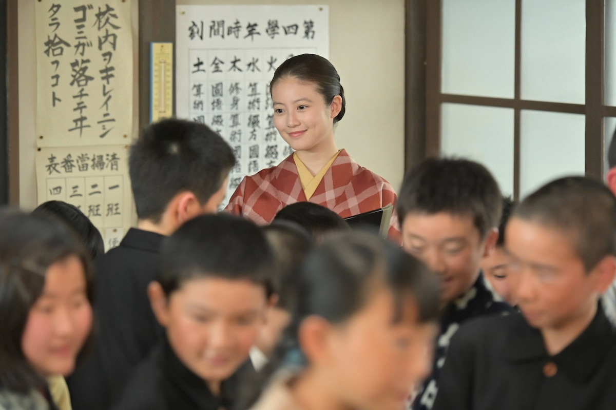 明日の『あんぱん』“のぶ”今田美桜、写真を持参してきた“次郎”中島歩と再会