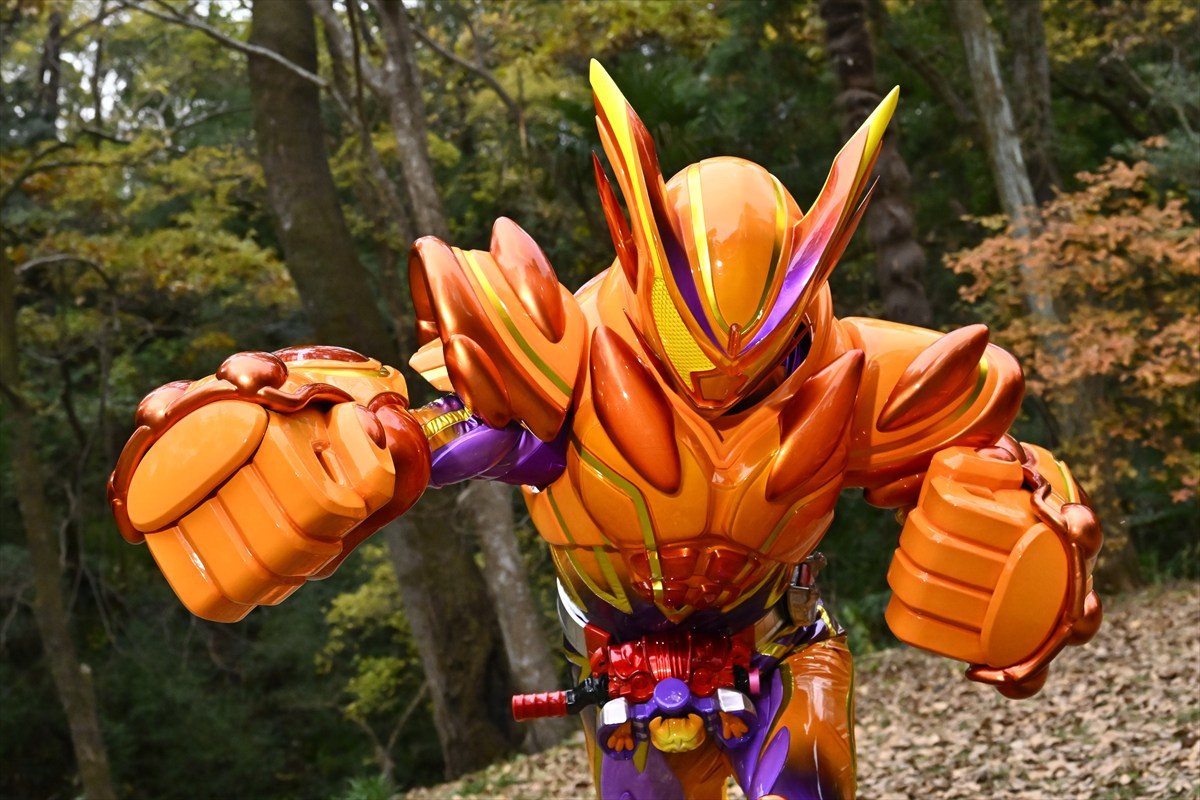 『仮面ライダーガヴ』第33話「一撃必殺！！オーバーガヴ！」、ゴチゾウの力を集結した「ゴチポッド」でガヴが新フォームに