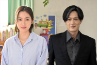 日曜劇場『キャスター』第6話にゲスト出演する（左から）中村アン、新納慎也