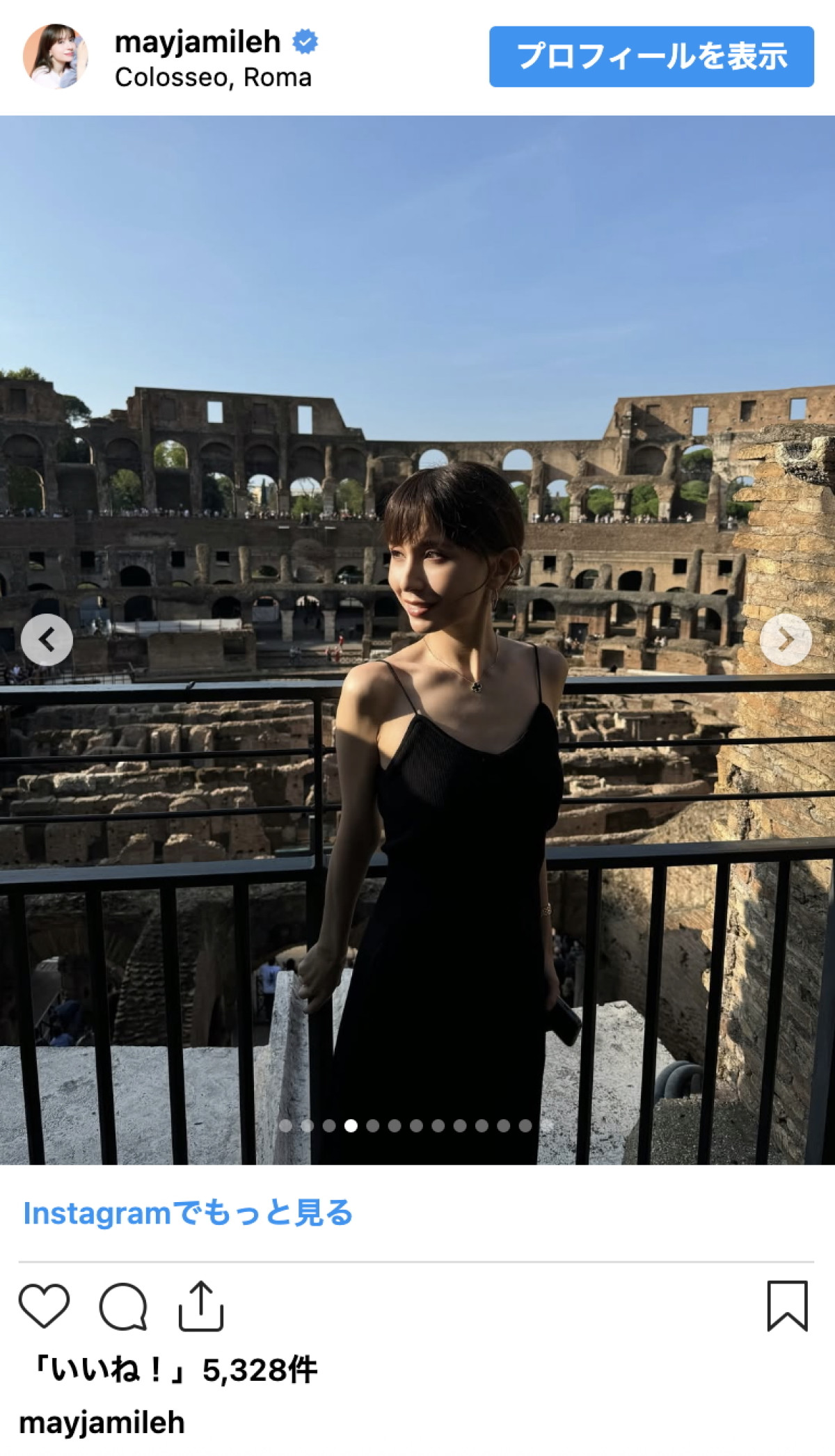 May J.、シックな黒コーデで美背中＆デコルテあらわ「見返って無くても美人だけど見返り美人」