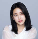 ドラマ『レプリカ 元妻の復讐』に出演する山崎紘菜