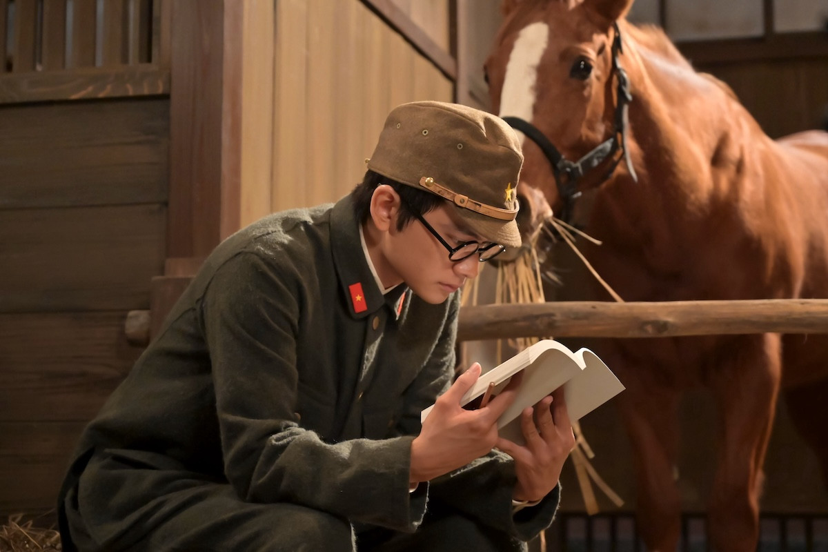 『あんぱん』“嵩”北村匠海、再会した“健太郎”高橋文哉を心配も直後の展開に反響「ビックリ」「信じてたよ！」