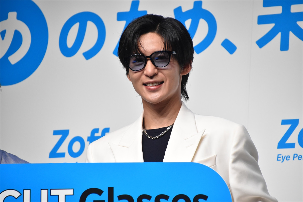 Snow Man・目黒蓮、メガネブランド「Zoff」グローバルブランドアンバサダー就任発表会に登場