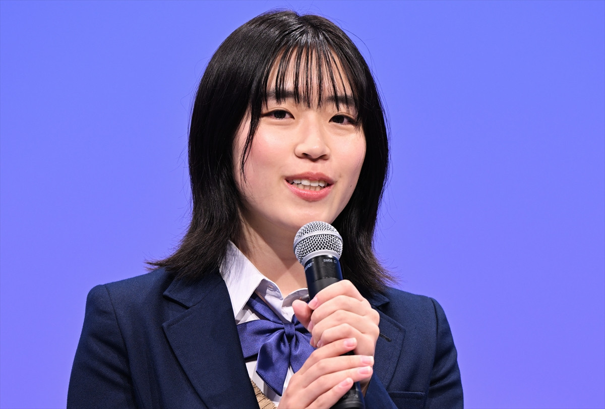 乃木坂46・賀喜遥⾹＆筒井あやめ、制服姿で登場　W主演ドラマで青春を感じる