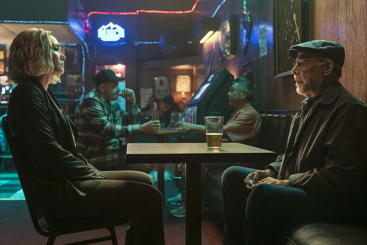 ベン・アフレック主演・製作＆マット・デイモン製作総指揮『ザ・コンサルタント2』6.5配信！　超危険な“弟”が予告に登場