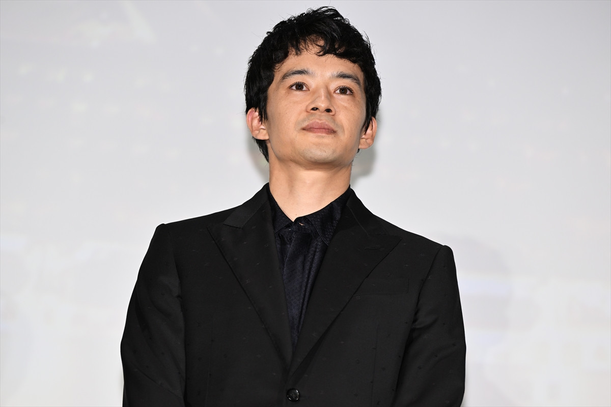 小栗旬、映画『フロントライン』初日に喜び「勇気をもらえる映画」　DMATへエールも