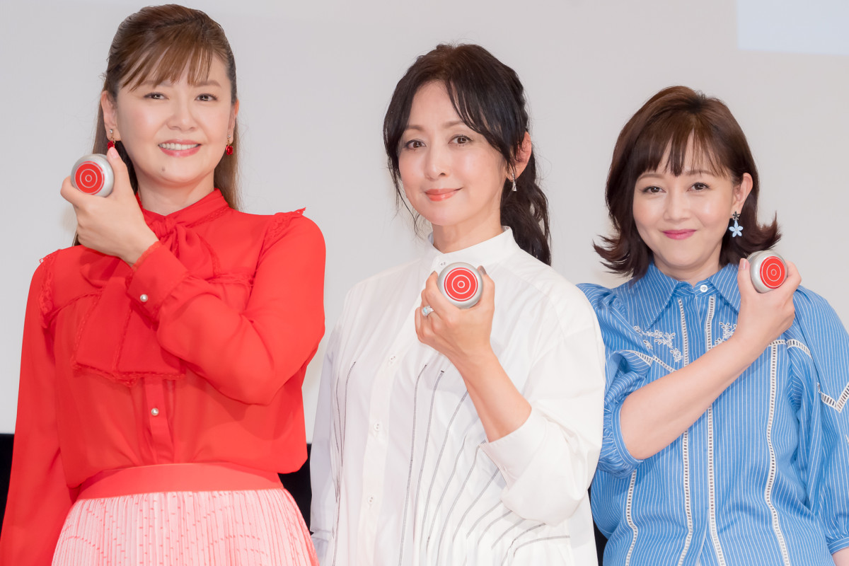 「スケバン刑事フェスティバル in さよなら 丸の内TOEI」に登壇した(左から)南野陽子、斉藤由貴、浅香唯