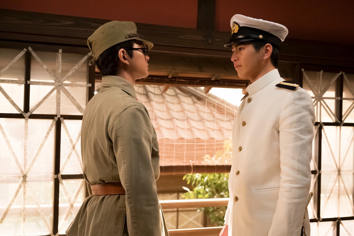 明日の『あんぱん』“嵩”北村匠海、弟“千尋”中沢元紀が海軍士官になったことを知る