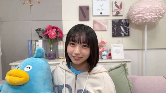 初の生配信を行った日向坂46五期生・大野愛実 ※「日向坂ちゃんねる」
