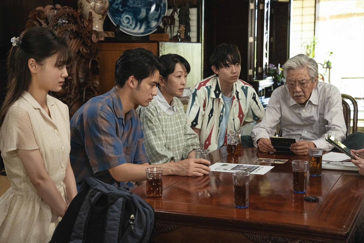 水上恒司＆山下美月＆宮舘涼太ら“謎”に翻弄される彼らの運命は？　『火喰鳥を、喰う』場面写真一挙解禁