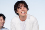 成田凌、火曜ドラマ『初恋DOGs』制作発表に登場