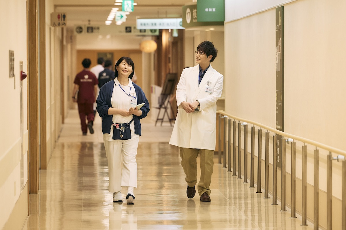 松本潤、初の医師役で“人”を診る総合診療医に　ヒューマン医療ドラマ『19番目のカルテ』今夜スタート