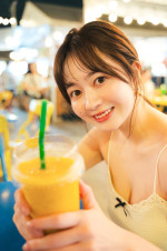 『江籠裕奈 3rd 写真集 I DO Love』より