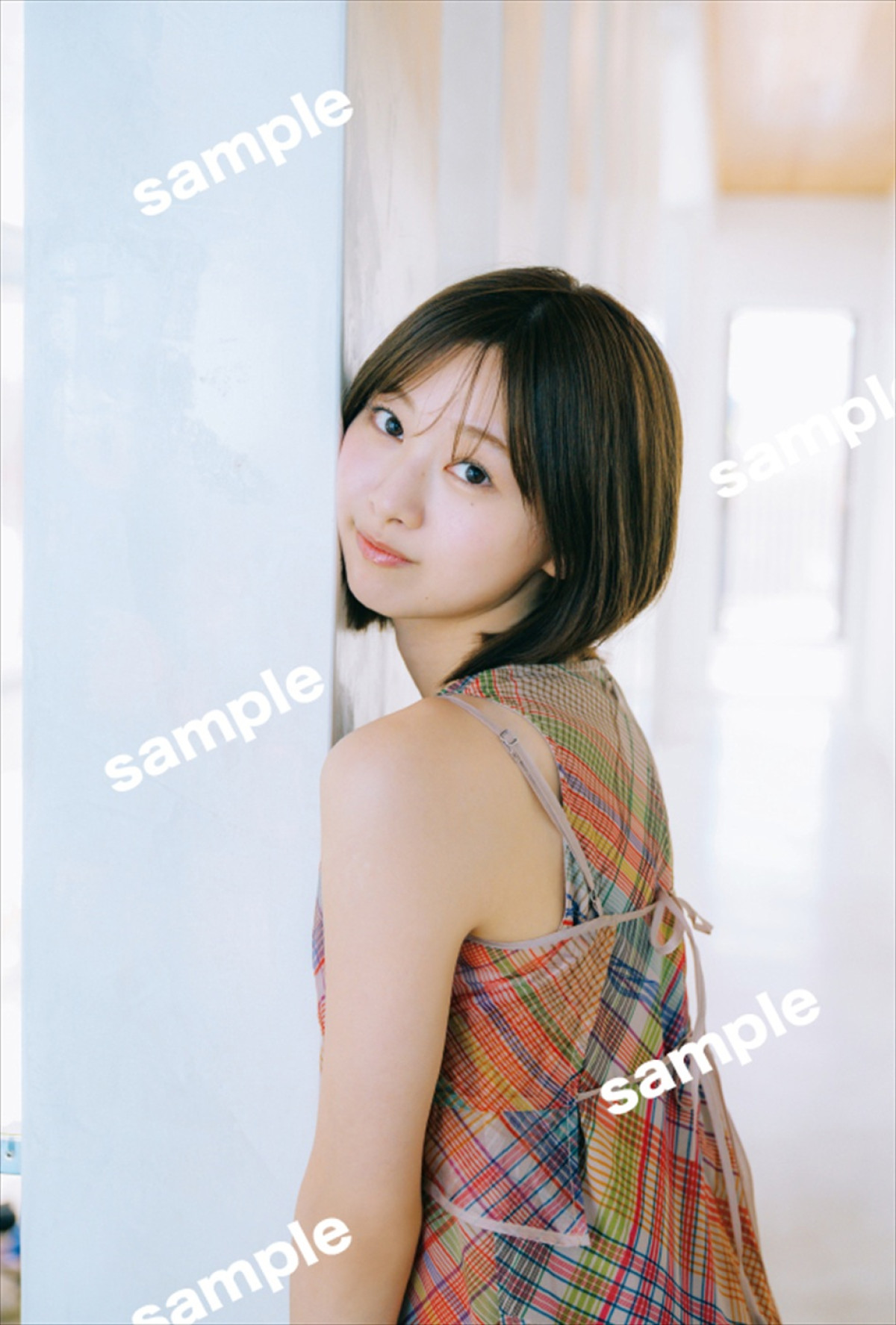 日向坂46・富田鈴花1st写真集、書店別特典カット一挙解禁！　新たな発売記念生配信も決定