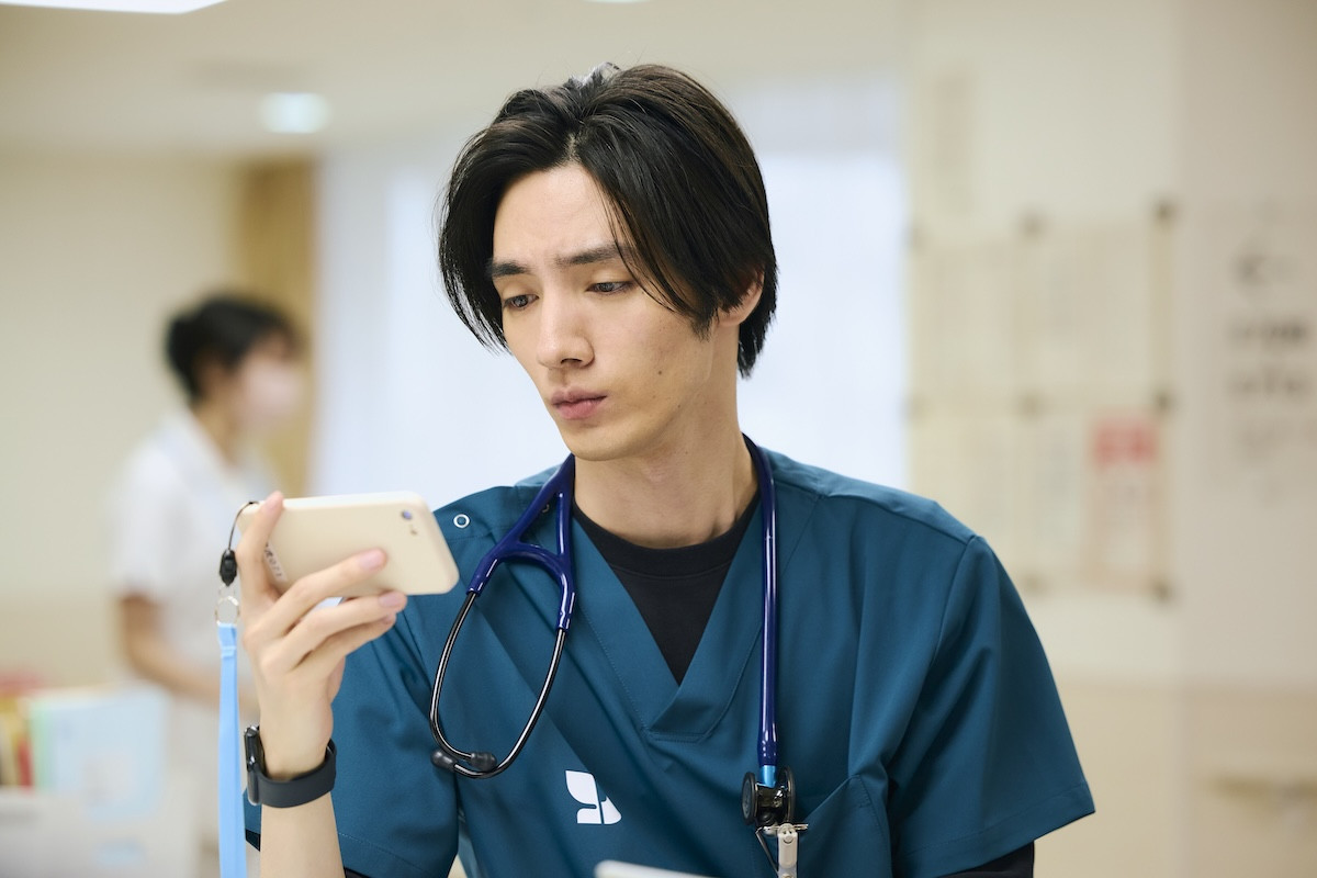 松本潤、初の医師役で“人”を診る総合診療医に　ヒューマン医療ドラマ『19番目のカルテ』今夜スタート