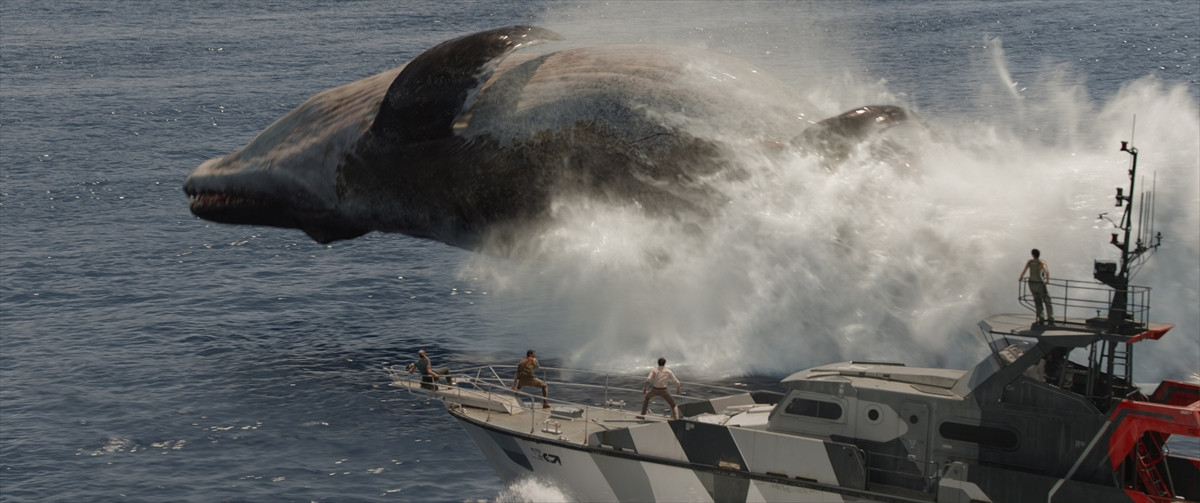 スカヨハ VS モササウルス！　大迫力の海上戦を繰り広げる『ジュラシック・ワールド／復活の大地』本編映像解禁