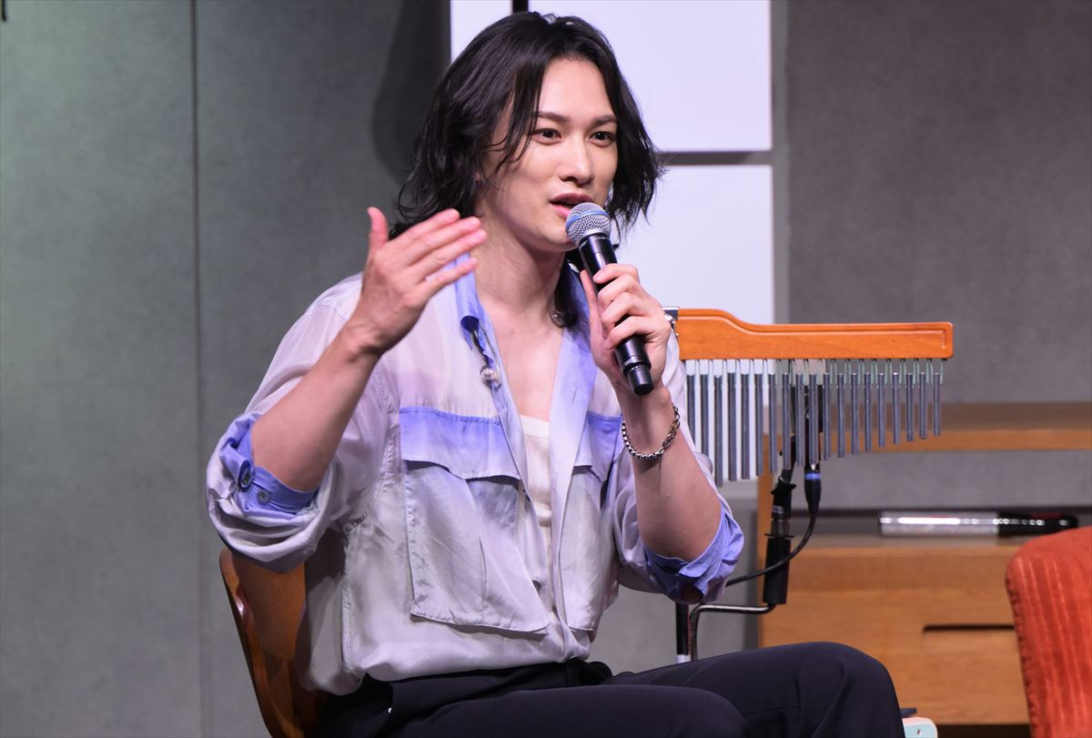 町田啓太、体型の変化を告白「13～4キロ違うかな」　『グラスハート』イベントにサプライズ登場