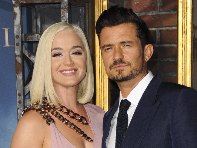 破局のオーランド・ブルーム&ケイティ・ペリーが何故かベゾス夫妻の新婚旅行に合流