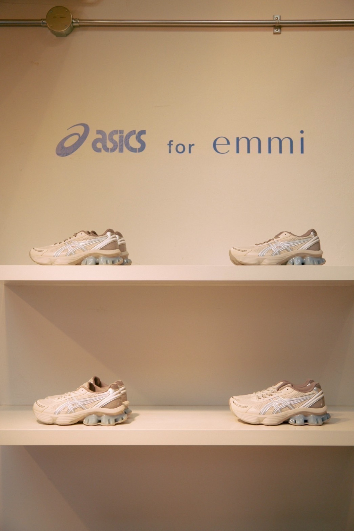 「SNEAKER MARKET by emmi」