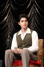 本田響矢、音楽劇『エノケン』製作発表記者会見に登場