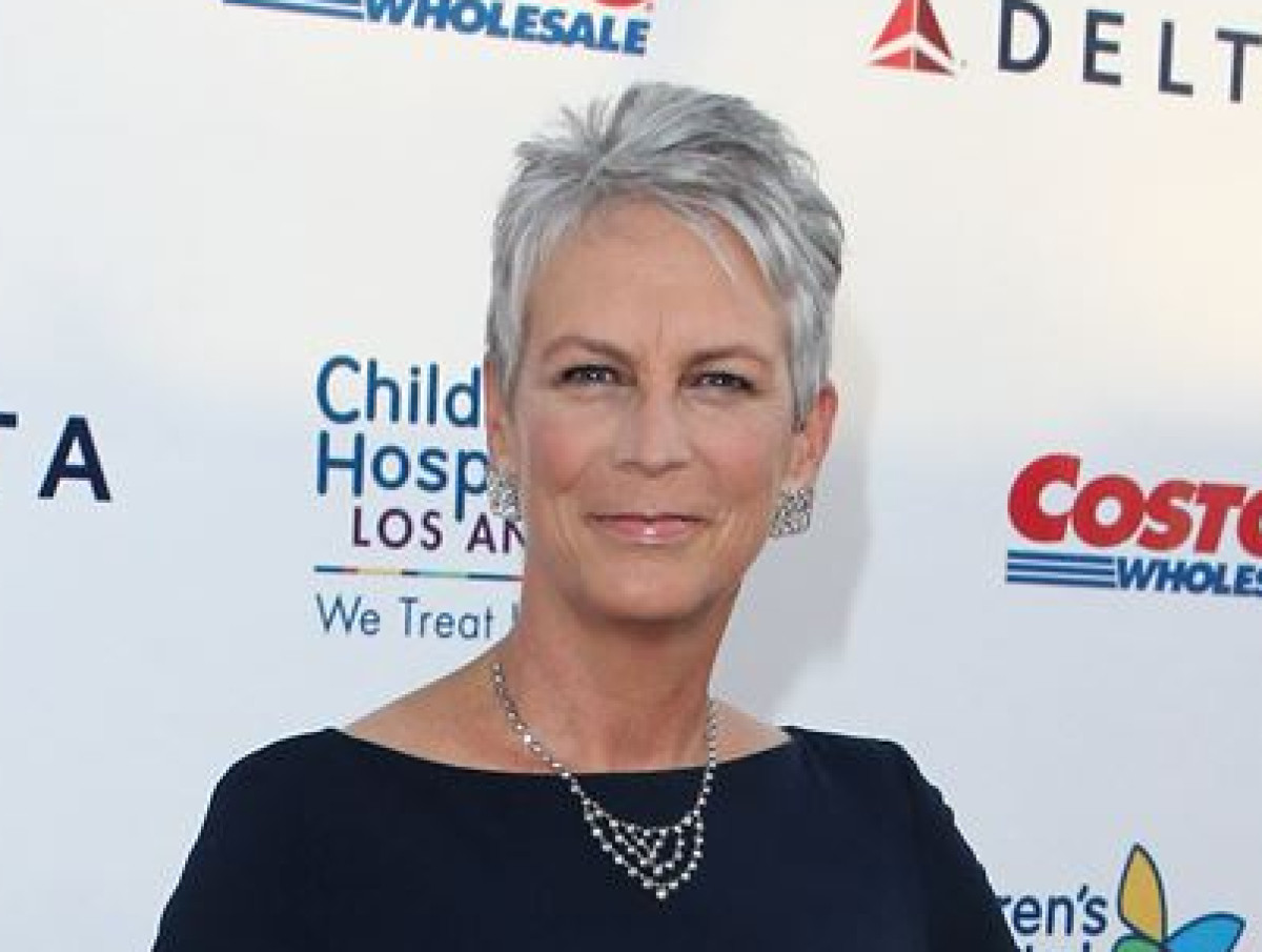 ジェイミー・リー・カーティスが“映画のベイビー”リンジー・ローハンの39歳の誕生日をお祝い