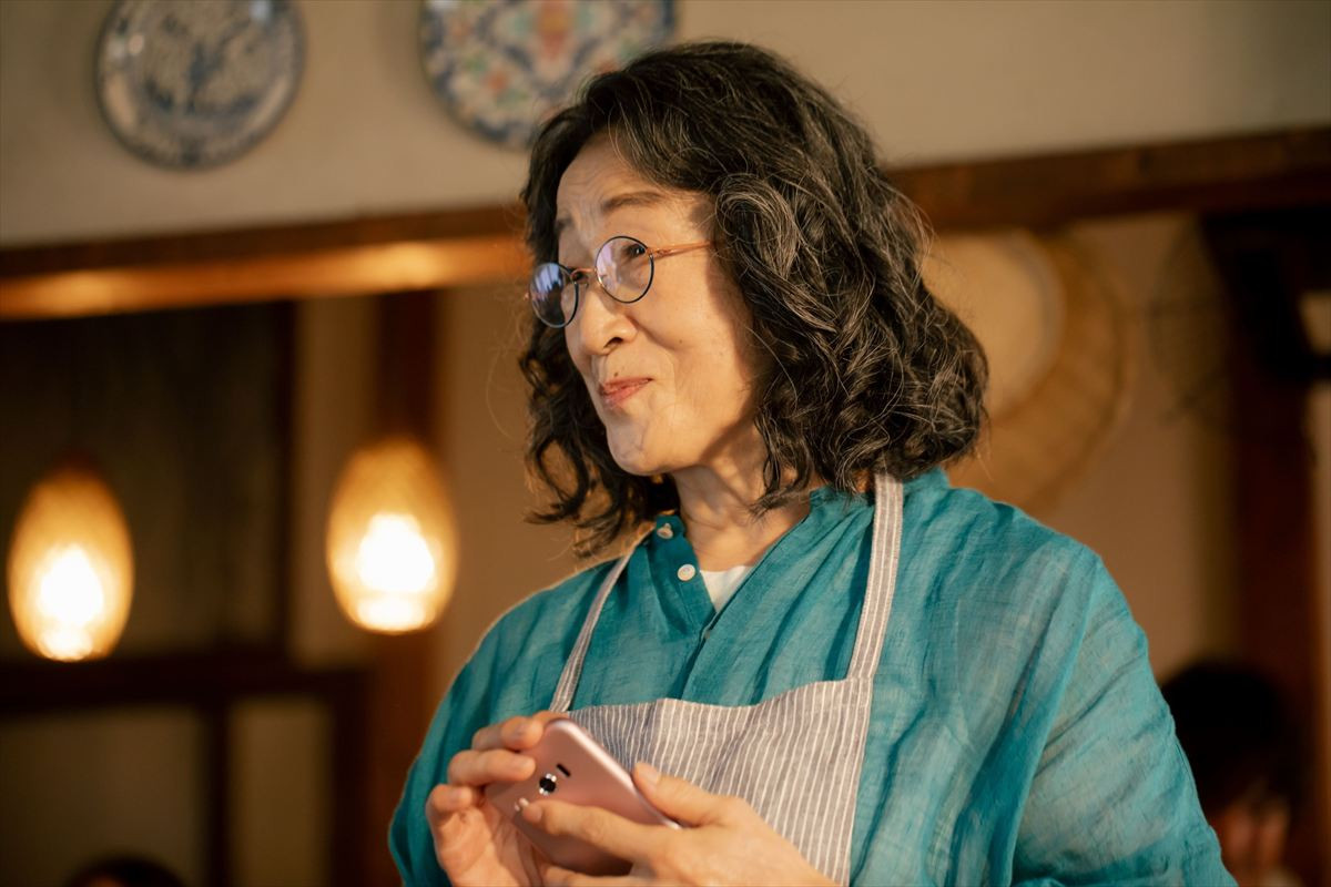 『僕達はまだその星の校則を知らない』“健治”磯村勇斗、“珠々”堀田真由に肩ズン→膝枕に反響「めっちゃキュンキュン」