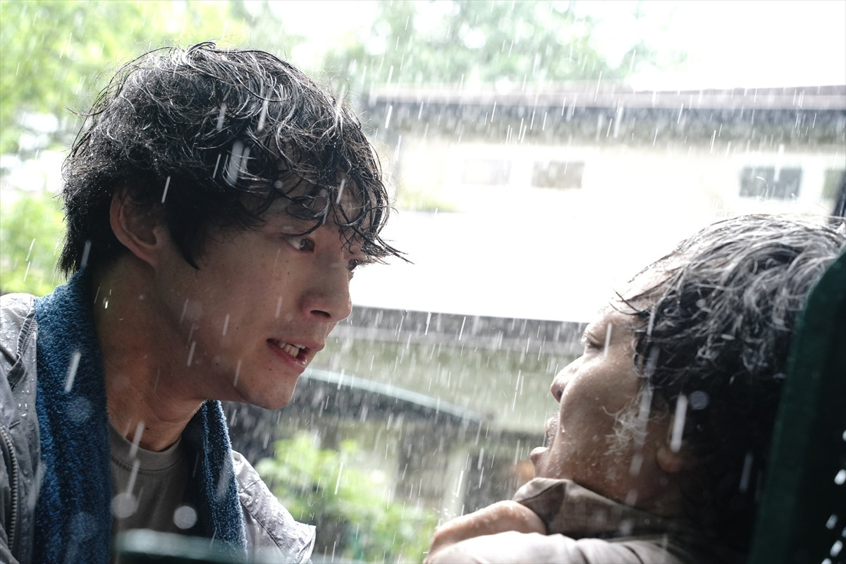 坂口健太郎演じる主人公の“激動の人生”が渦巻く！　映画『盤上の向日葵』場面写真一挙解禁
