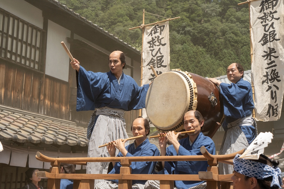 『べらぼう』“蔦重”横浜流星、友を弔い涙　励ます“歌麿”染谷将太にネット感動「グッとくる」「涙が止まらない」