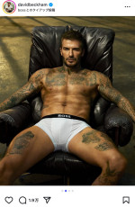 ベッカム家三男クルス、父デヴィッドのアイコニックなポーズを再現※「David Beckham」インスタグラム