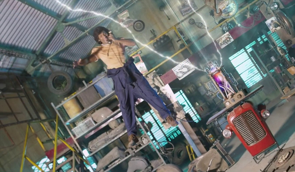 時をかける電話が過去を変える！　インド発ハイテンションSFアクション『マーク・アントニー』公開決定＆予告解禁