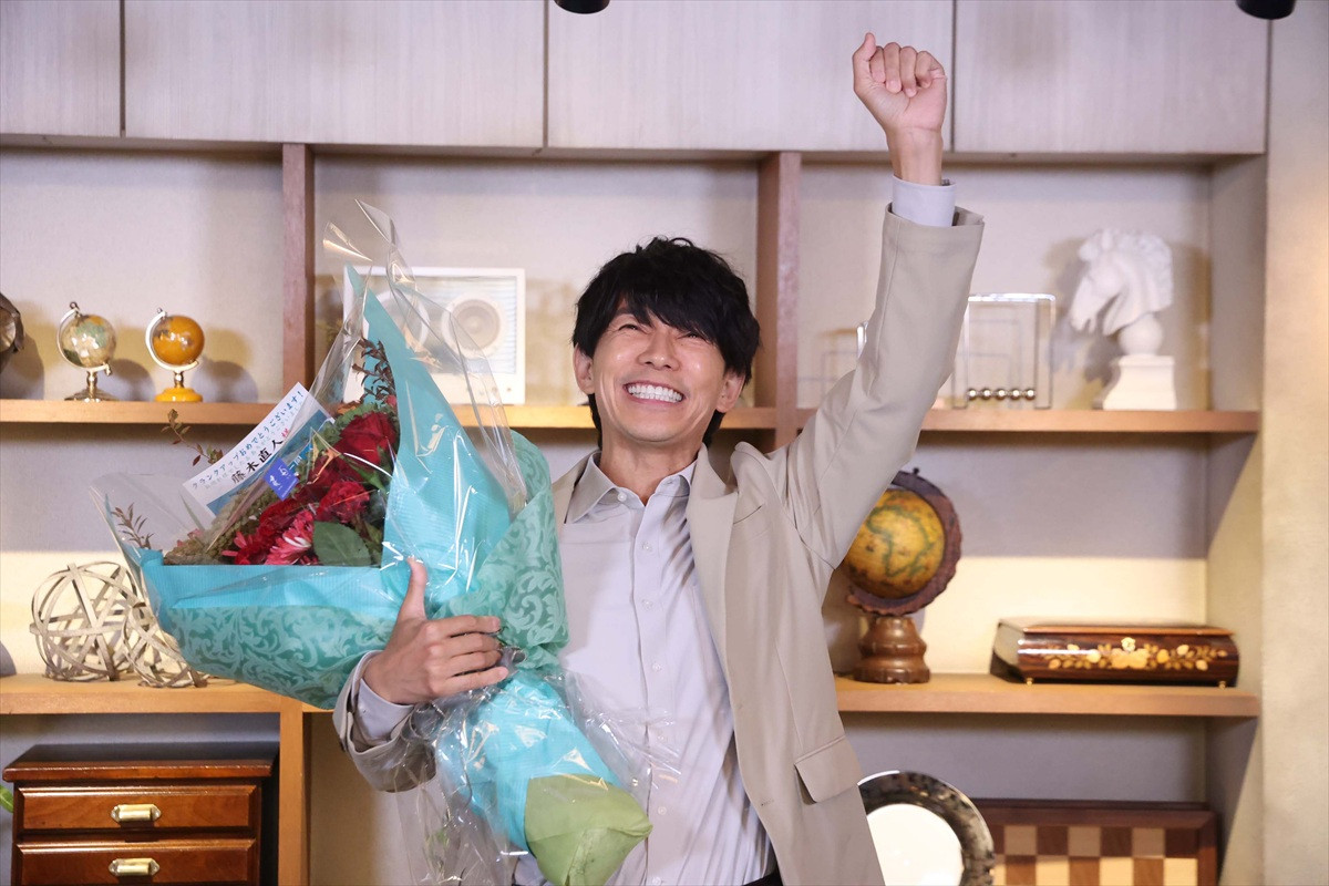 『最後の鑑定人』藤木直人、白石麻衣らクランクアップ！　最終話は“ラスボス” 堀部圭亮と対決へ