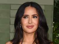 サルマ・ハエック、18歳になった美人娘の誕生日をお祝い