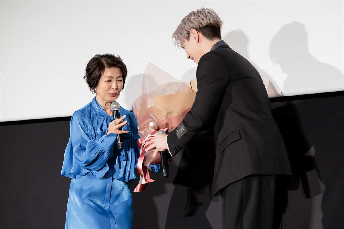 JO1・豆原一成、市毛良枝からのサプライズに涙「撮影に入るまでプレッシャーをすごい感じてたんです」