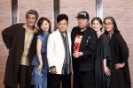 （左から）橋本さとし、羽野晶紀、橋本じゅん、古田新太、高田聖子、粟根まこと