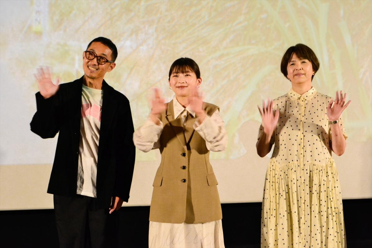 伊藤沙莉「みなさんの心に“ふっ”と届く作品」と自信　映画『風のマジム』沖縄県先行公開初日舞台あいさつ