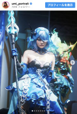 アクションRPG『デュエットナイトアビス』のキャラクター、アビスのコスプレを披露　※「東雲うみ」インスタグラム
